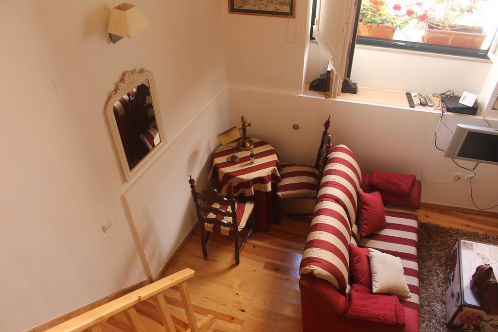 Bairro Alto House, By Timecooler Apartment Lisbon Room photo